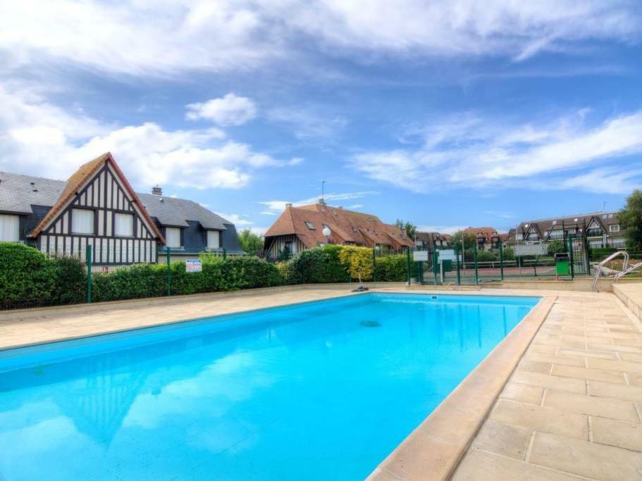 Duplex Élégance: Luxe 4* avec Tennis et Piscine Deauville Exterior photo